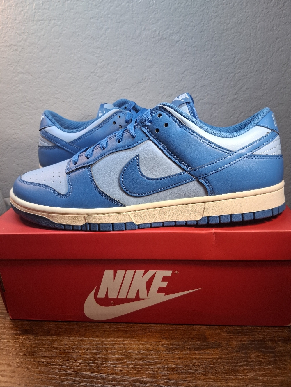 Nike Dunk Low Retro in Psycho Blue & White